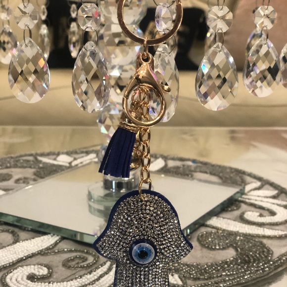 🎁Evil Eye Hamsa Plush Crystal Rhinestone Keychain - Picture 3 of 6